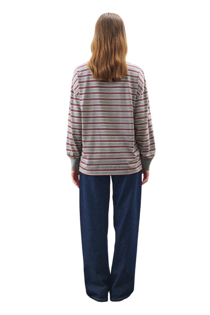 Oversize-T-Shirt mit Polokragen, braun.
