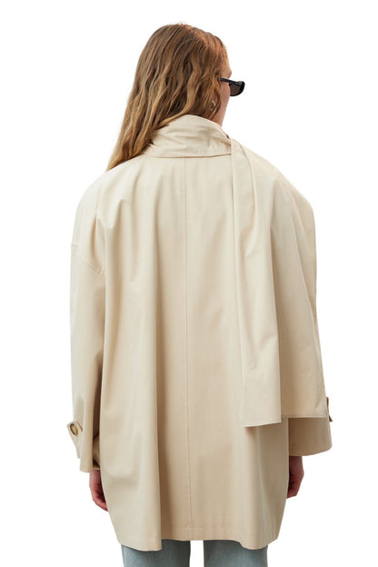 Oversized schwarzer Trenchcoat mit Detail