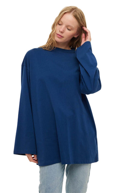 Oversized Schwarzes T-Shirt mit Weitenärmeln