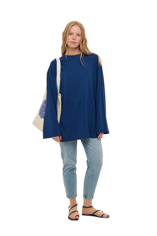Oversized Schwarzes T-Shirt mit Weitenärmeln