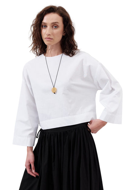 Schwarze, kurze Baumwollbluse mit langen Ärmeln