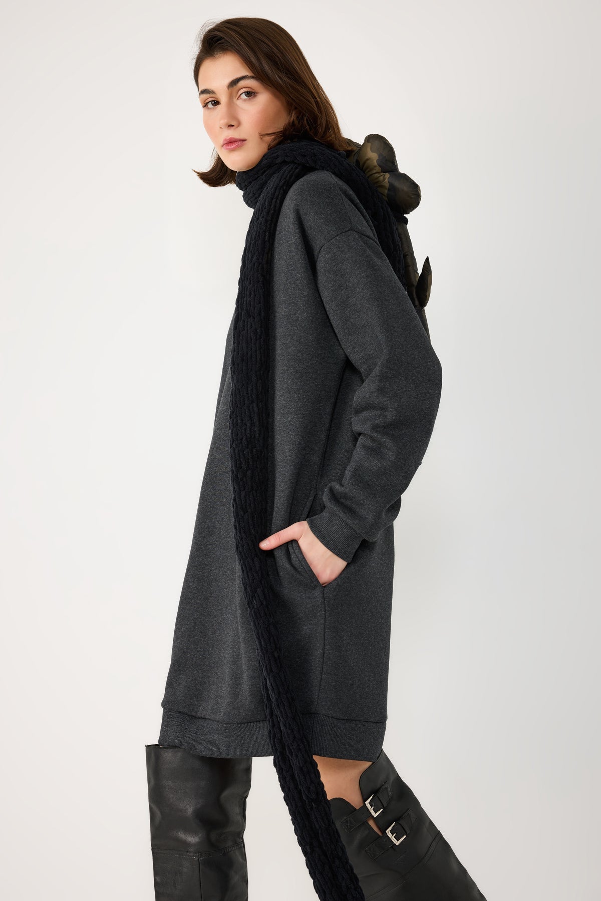 Sweatshirtkleid mit Rundhalsausschnitt