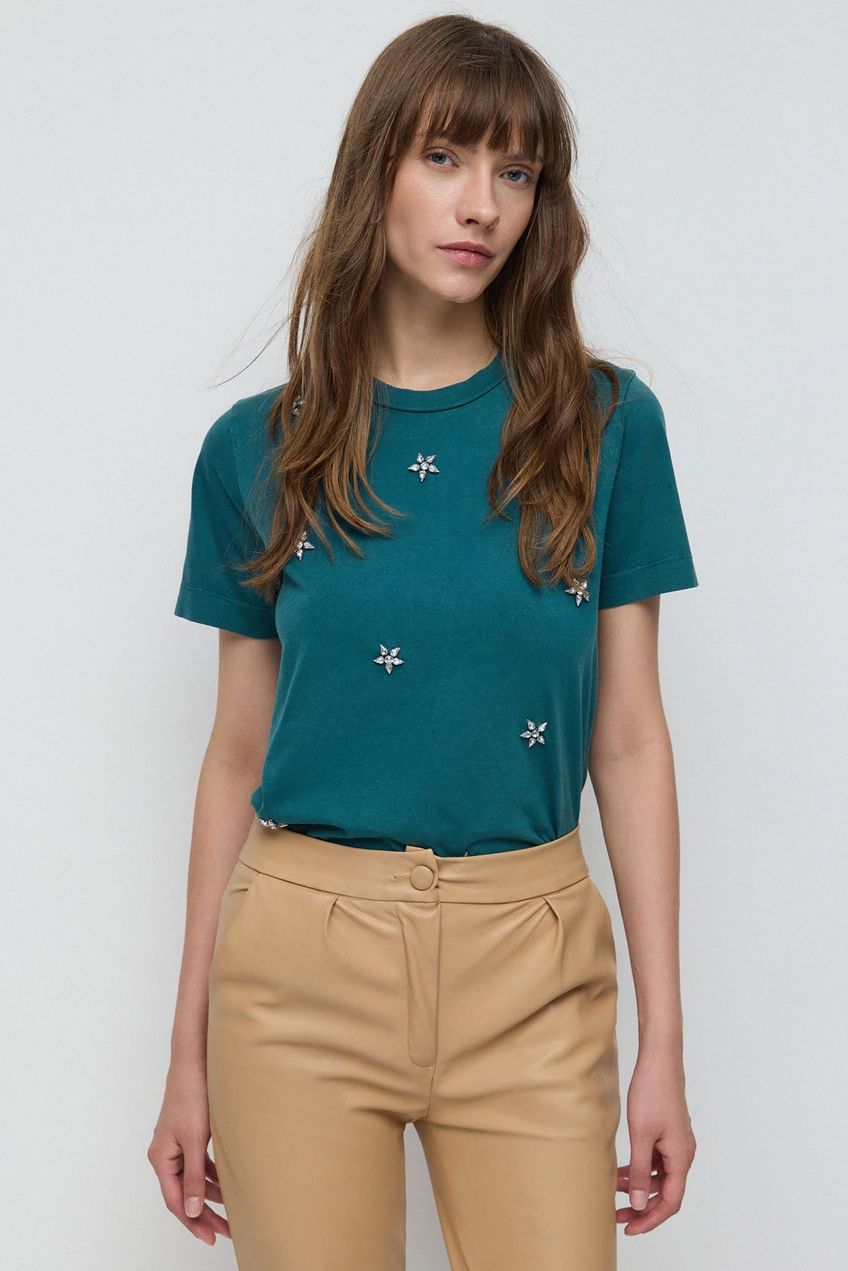 T-Shirt mit Steindetails