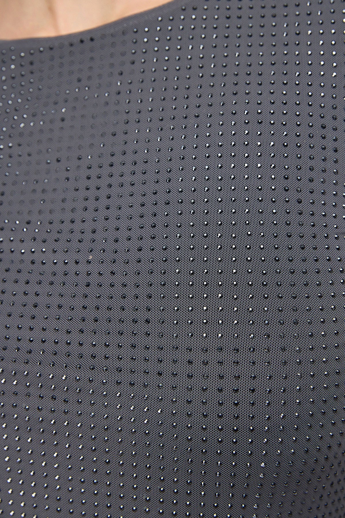 Glitzerndes, mit Steinen besetztes Tüll-Minikleid