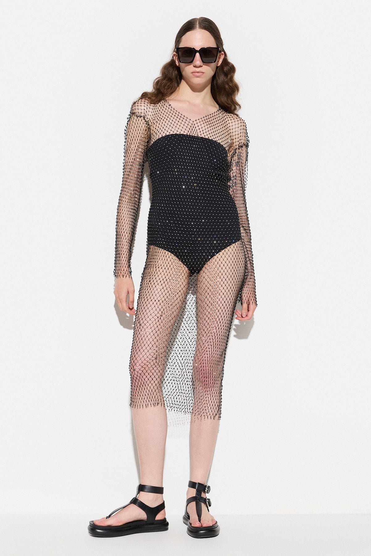 Funkelndes, verziertes Mesh-Midikleid
