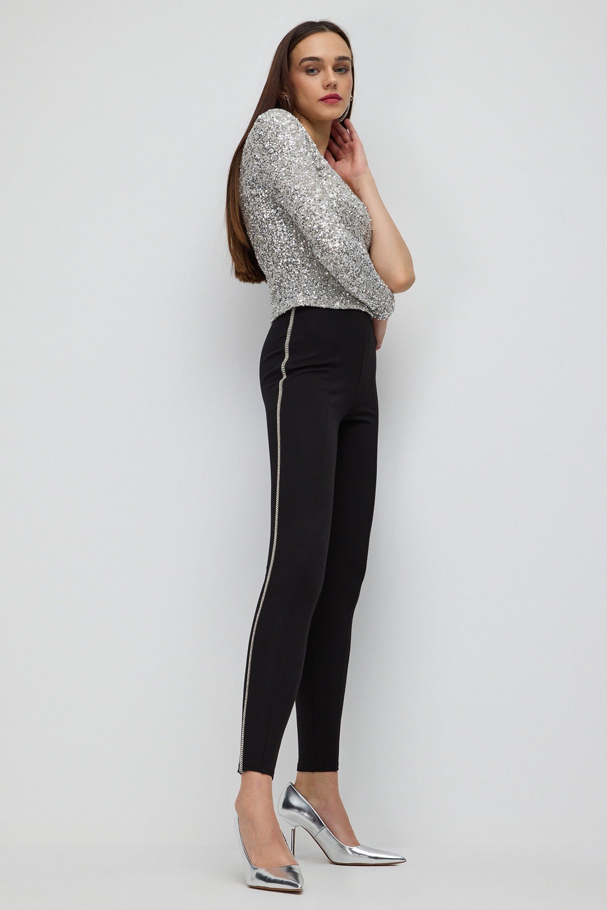 Leggings mit funkelnden Strasssteinen
