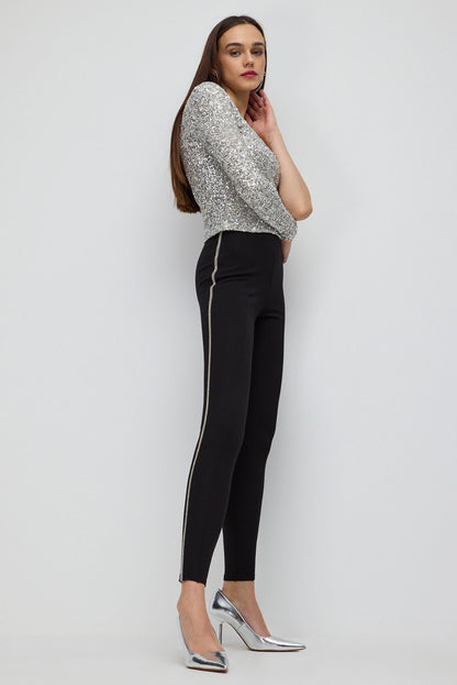 Leggings mit funkelnden Strasssteinen