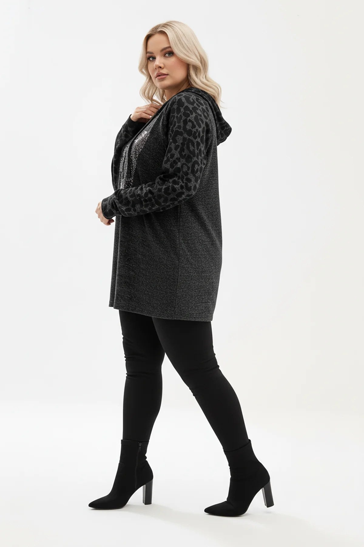 Paillettenbesetzter Kapuzenpullover