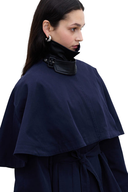 Trenchcoat mit Cape-Details in Kamel