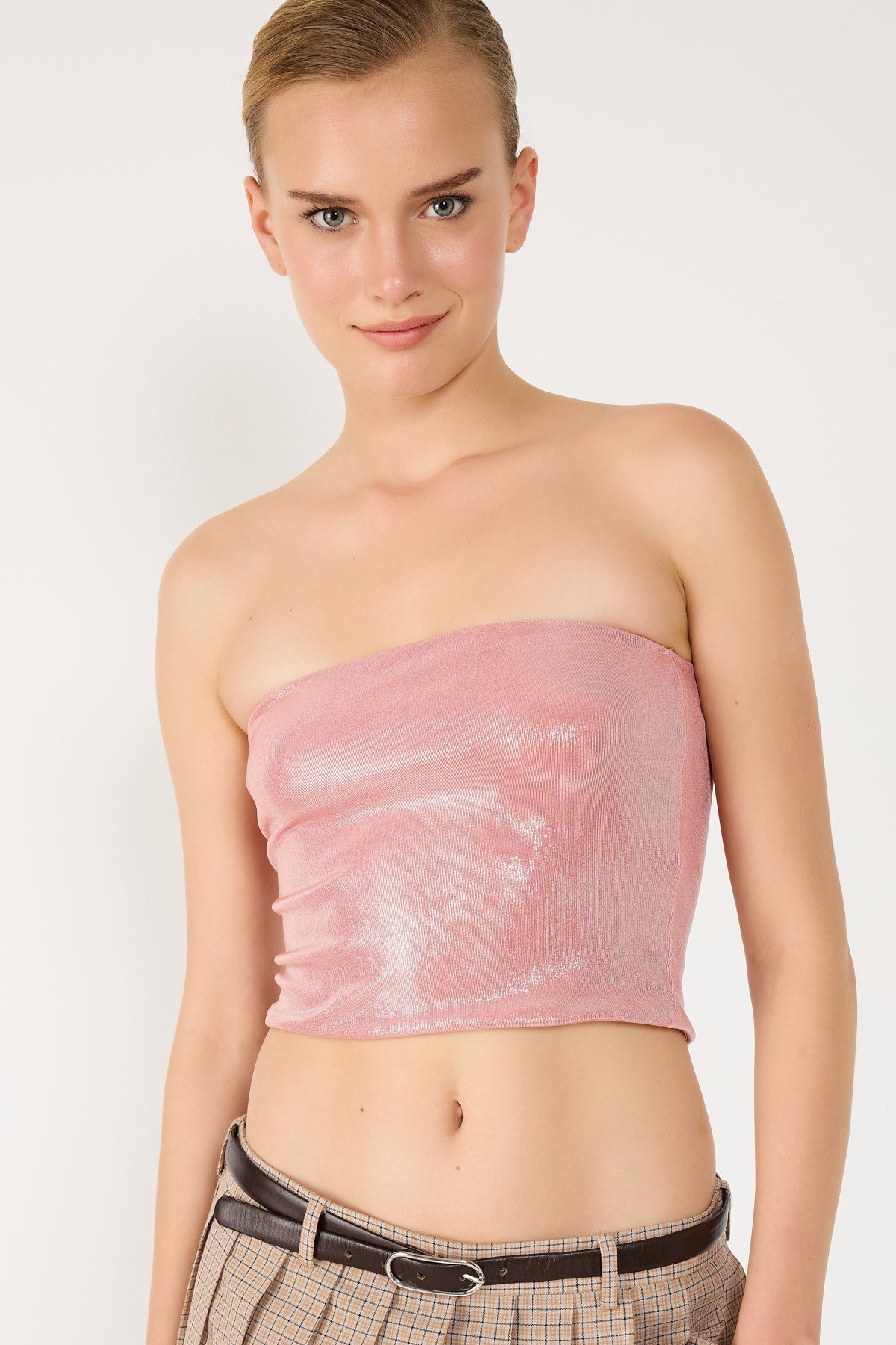 Trägerloses Crop-Top