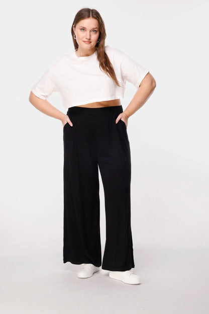 Plissierte Hose mit weitem Bein