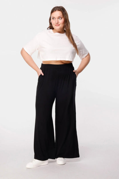 Plissierte Hose mit weitem Bein