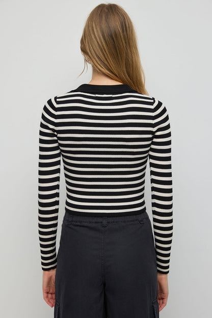 Gestreifter Strickpullover mit Polokragen