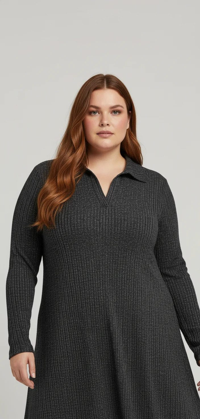 Langes Kleid mit Polokragen