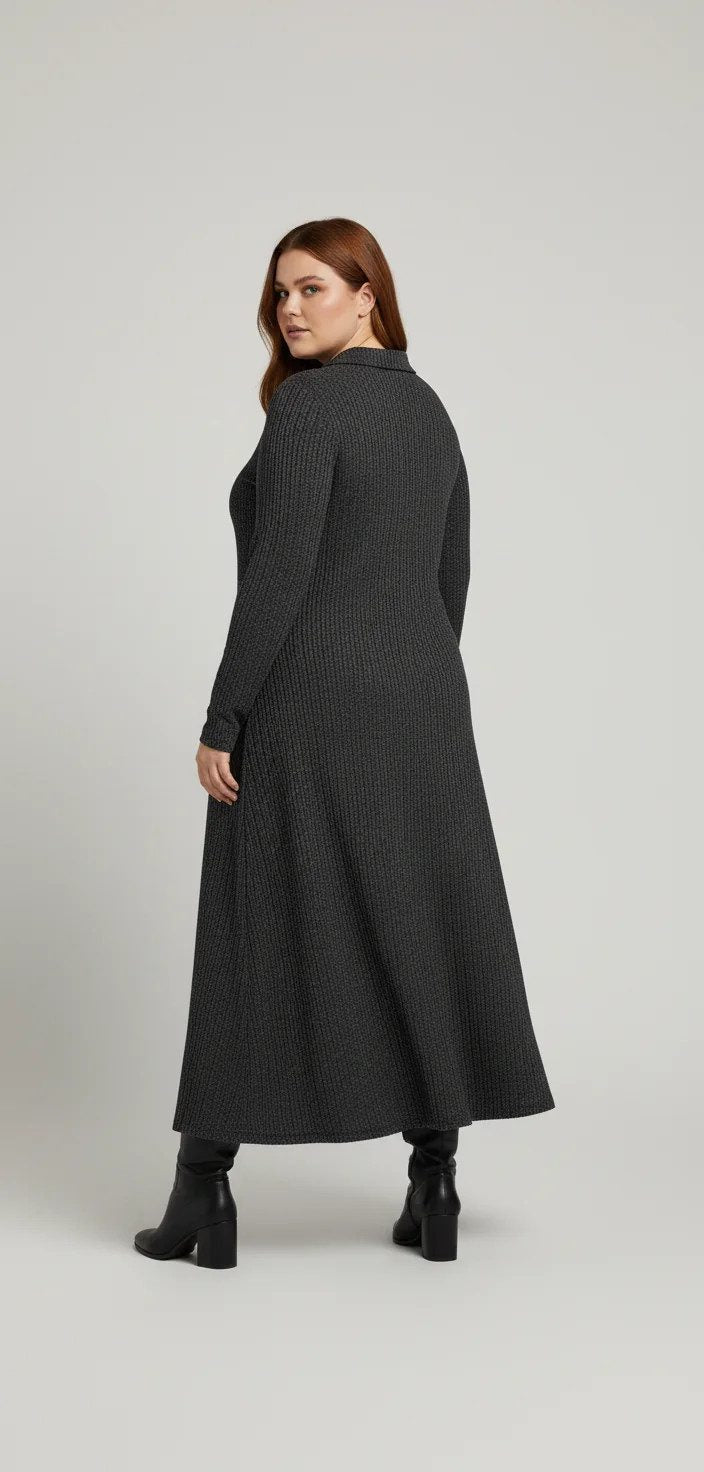 Langes Kleid mit Polokragen