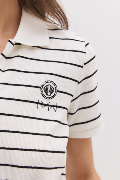 Kurzes Kleid mit Polokragen