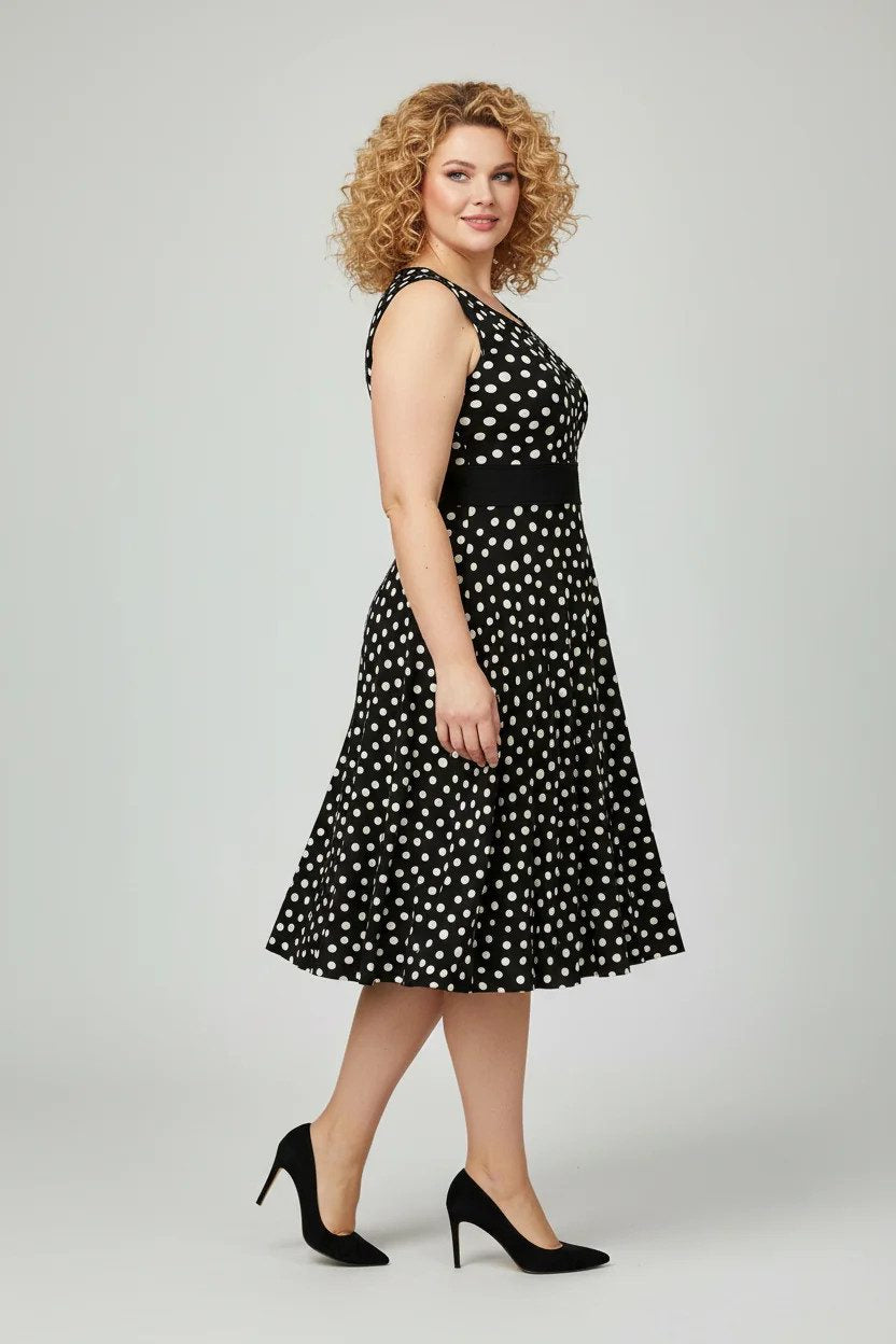 Gepunktetes Kleid