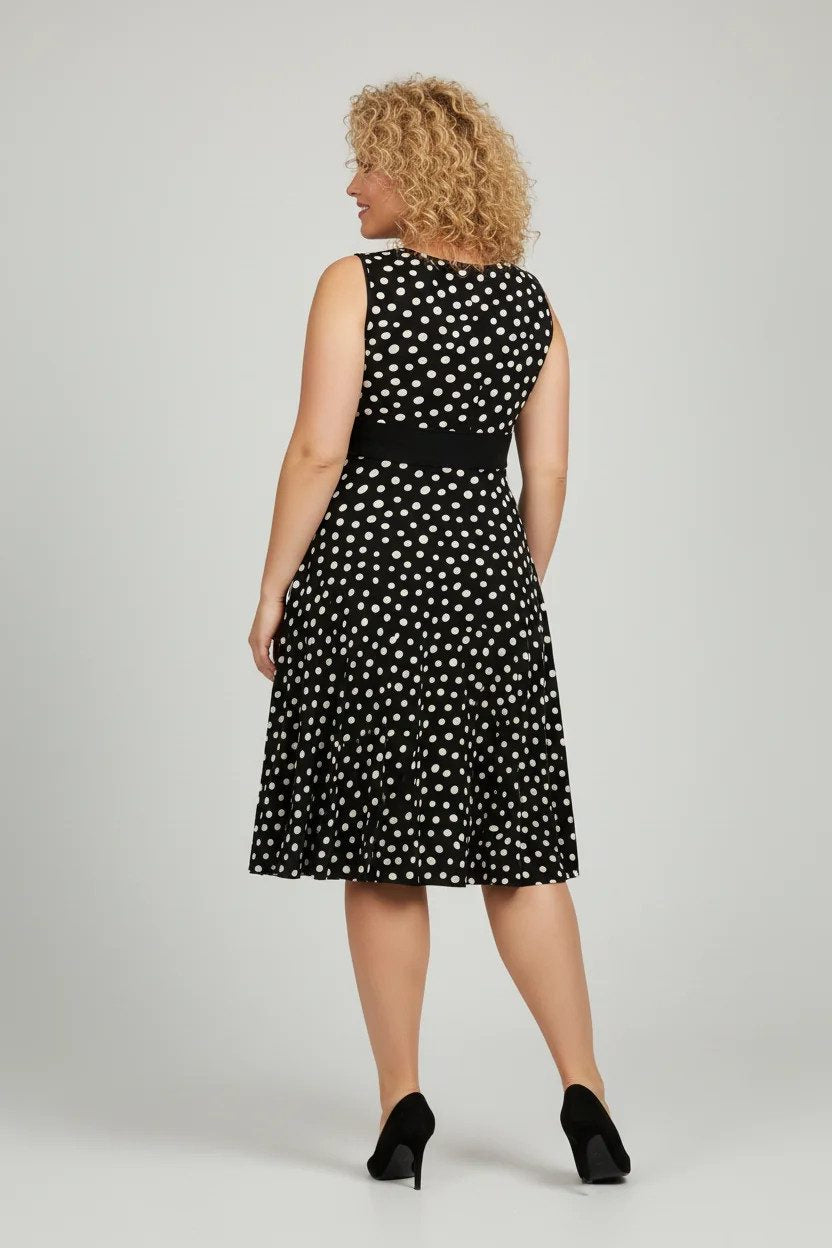 Gepunktetes Kleid