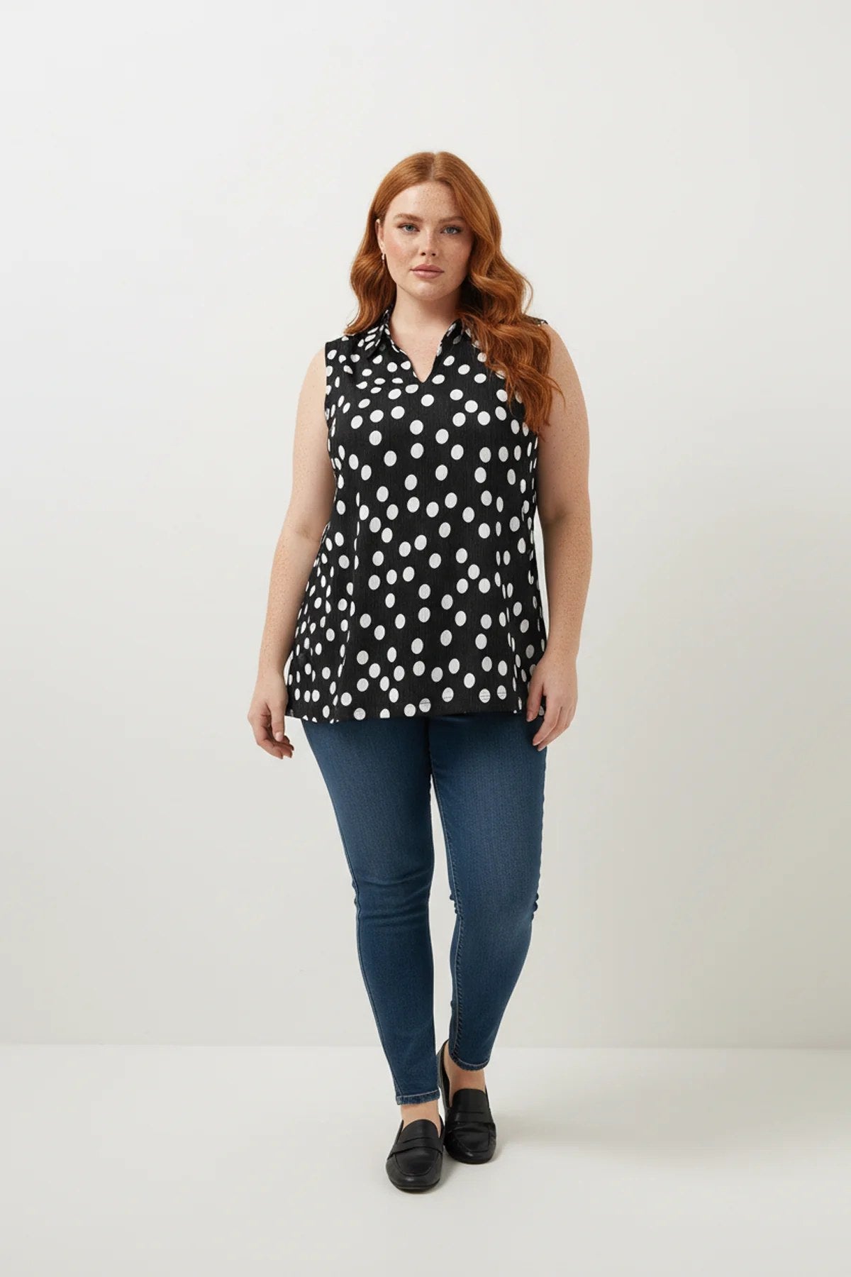 Ärmellose Bluse mit Polka-Dots