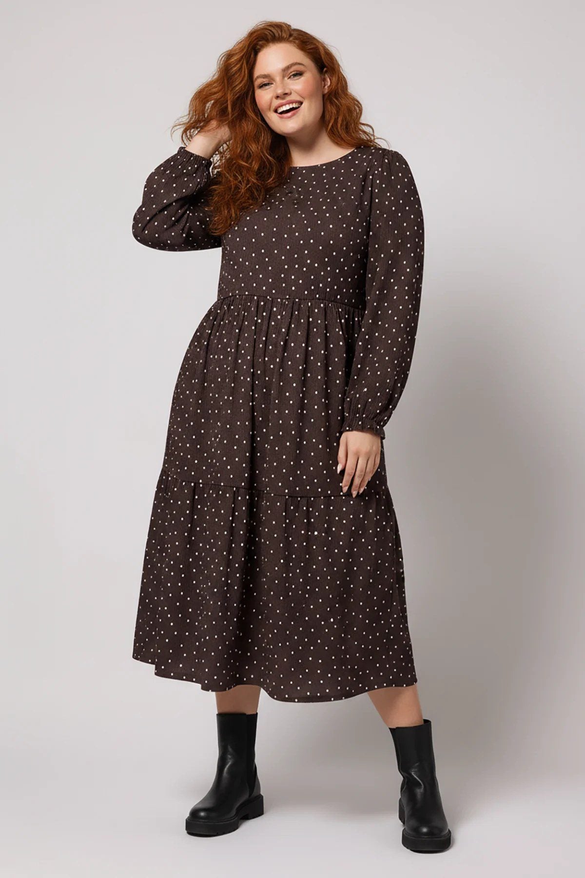 Gepunktetes Midikleid