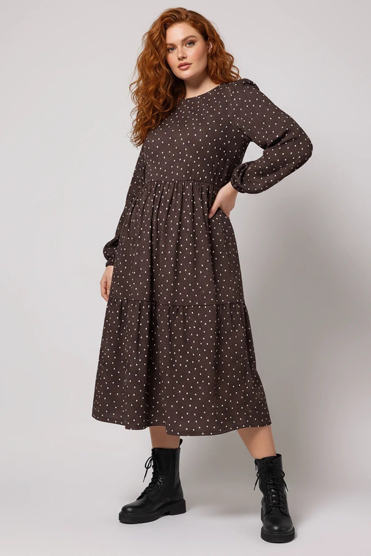 Gepunktetes Midikleid