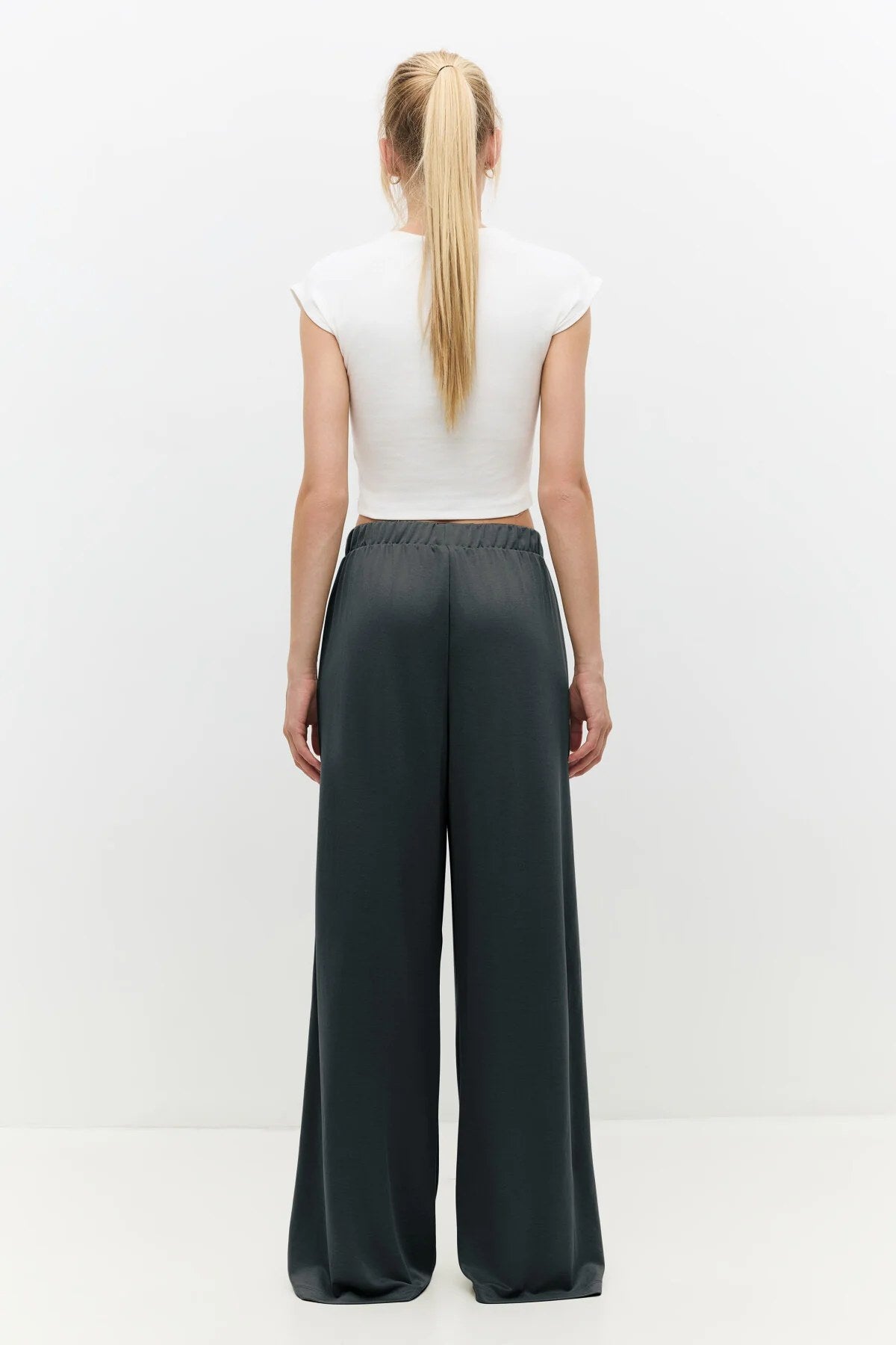Bequeme, weite Hose mit elastischem Bund