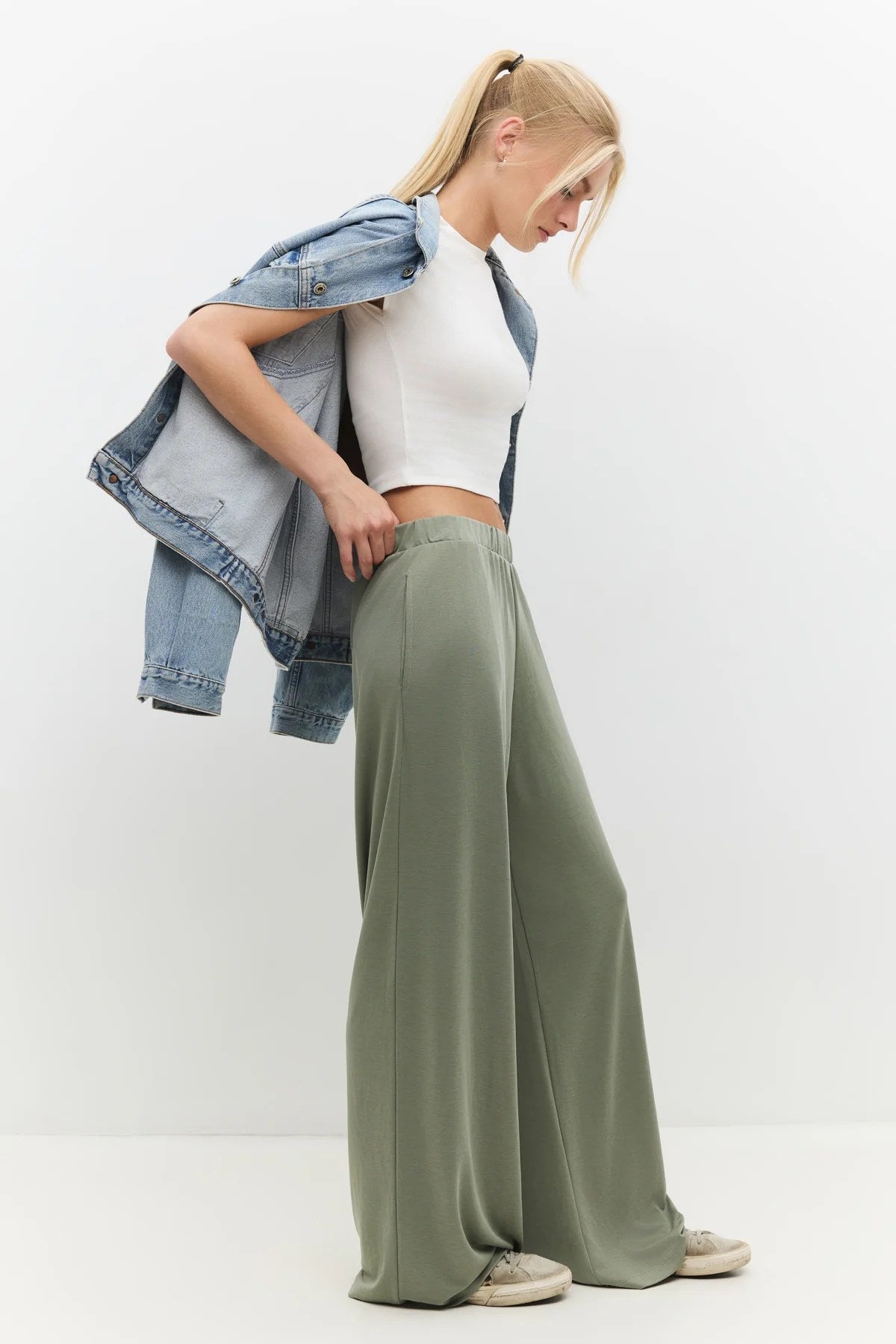 Bequeme, weite Hose mit elastischem Bund