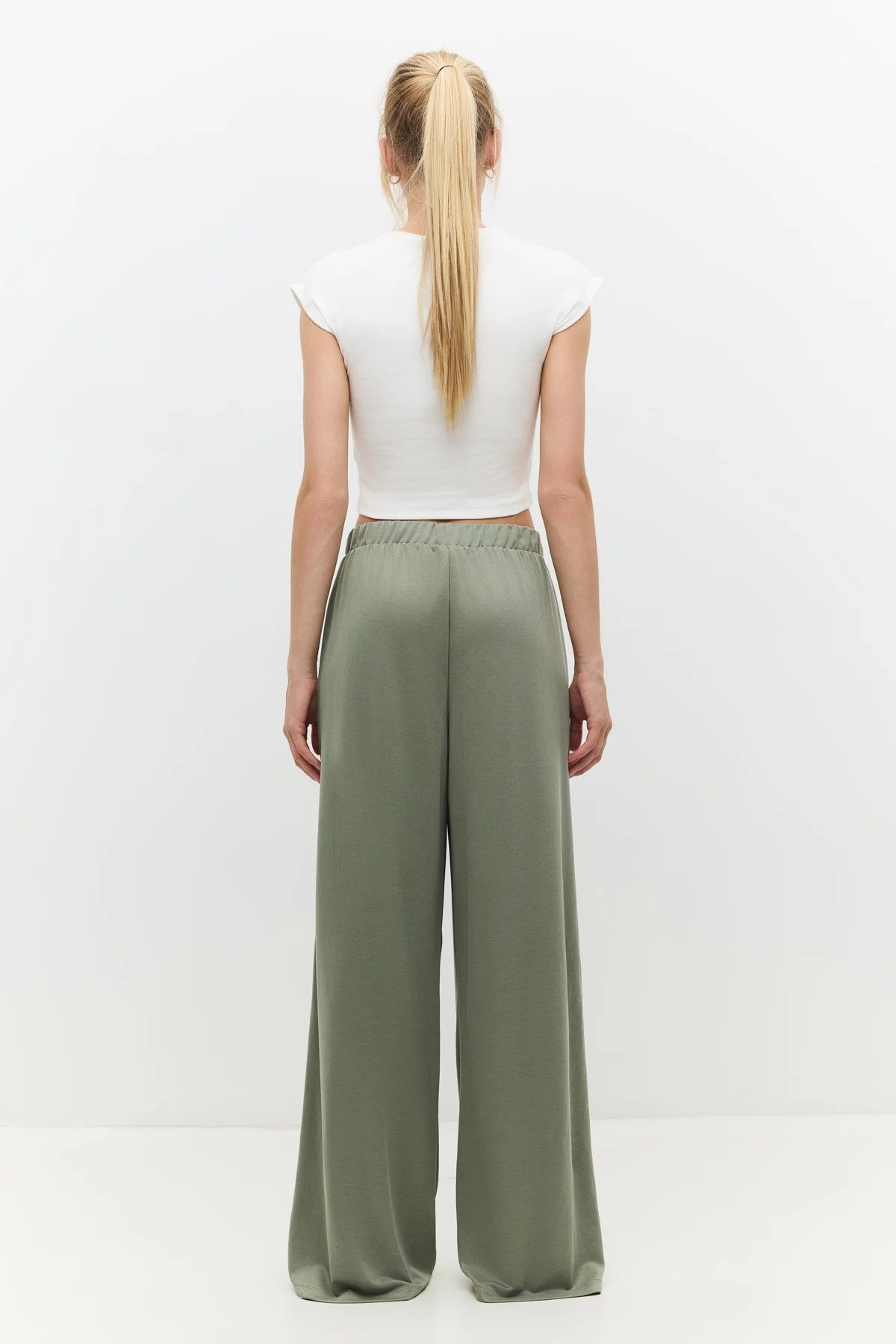 Bequeme, weite Hose mit elastischem Bund