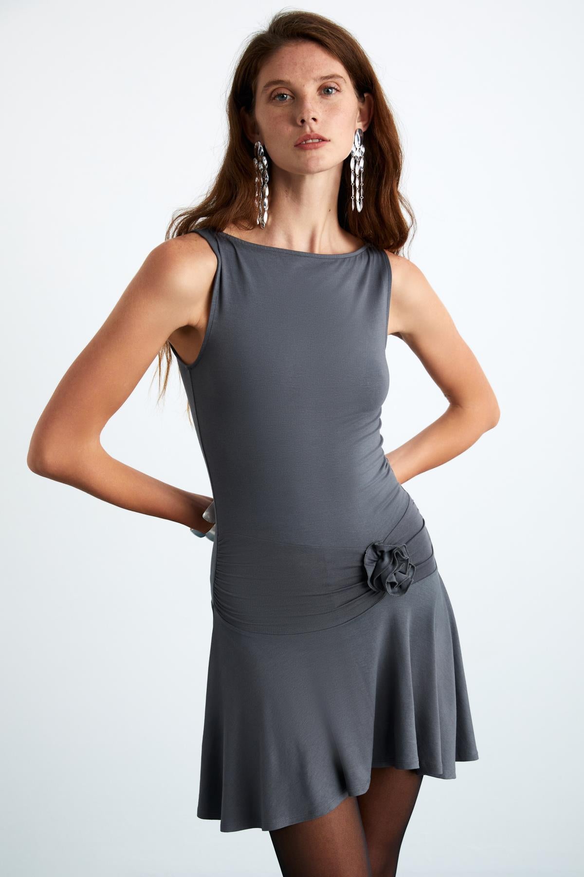 ETHIQUET RICCY Damen Asymmetrisches Kleid Grau