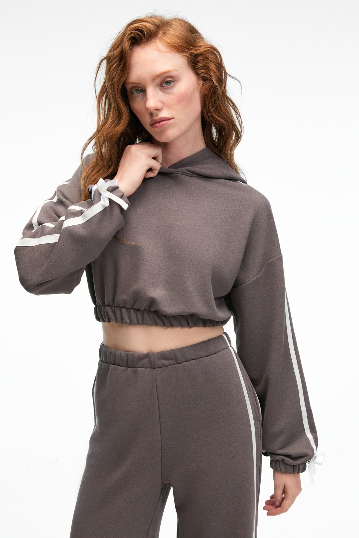 ETHIQUET ROSELLE Damen Kapuzen Crop-Sweatshirt Anthrazit