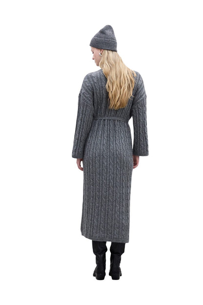GEFLOCHTENES STRICKKLEID, SCHWARZ
