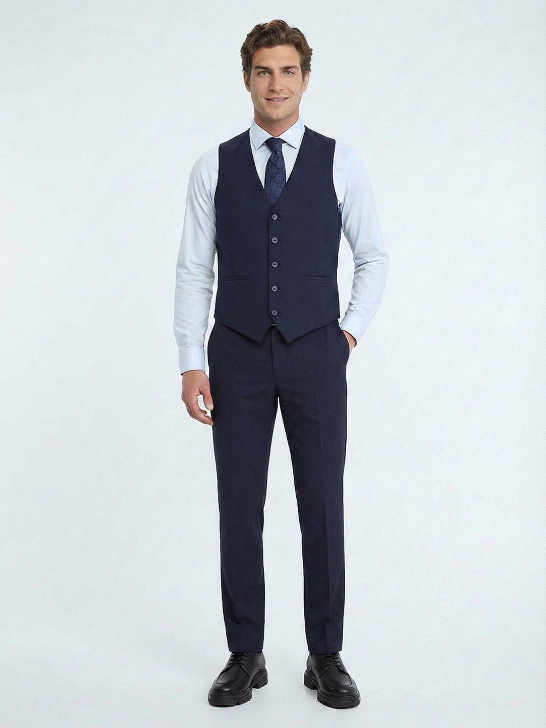 Saks Slim Fit Weste mit Schmetterlingskragen