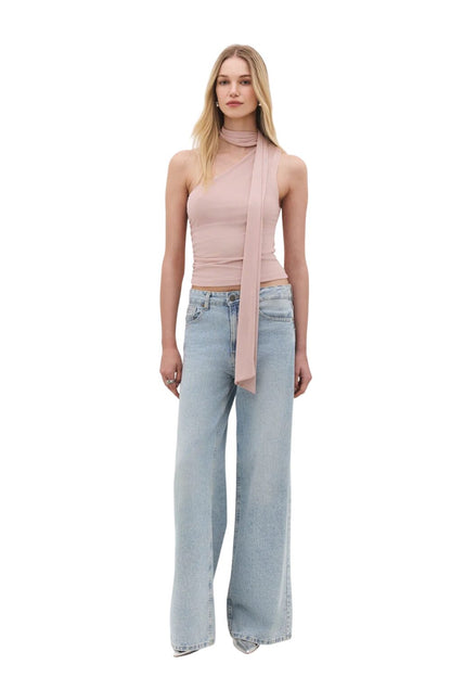 Asymmetrische Bluse mit einem Träger und Schalkragen