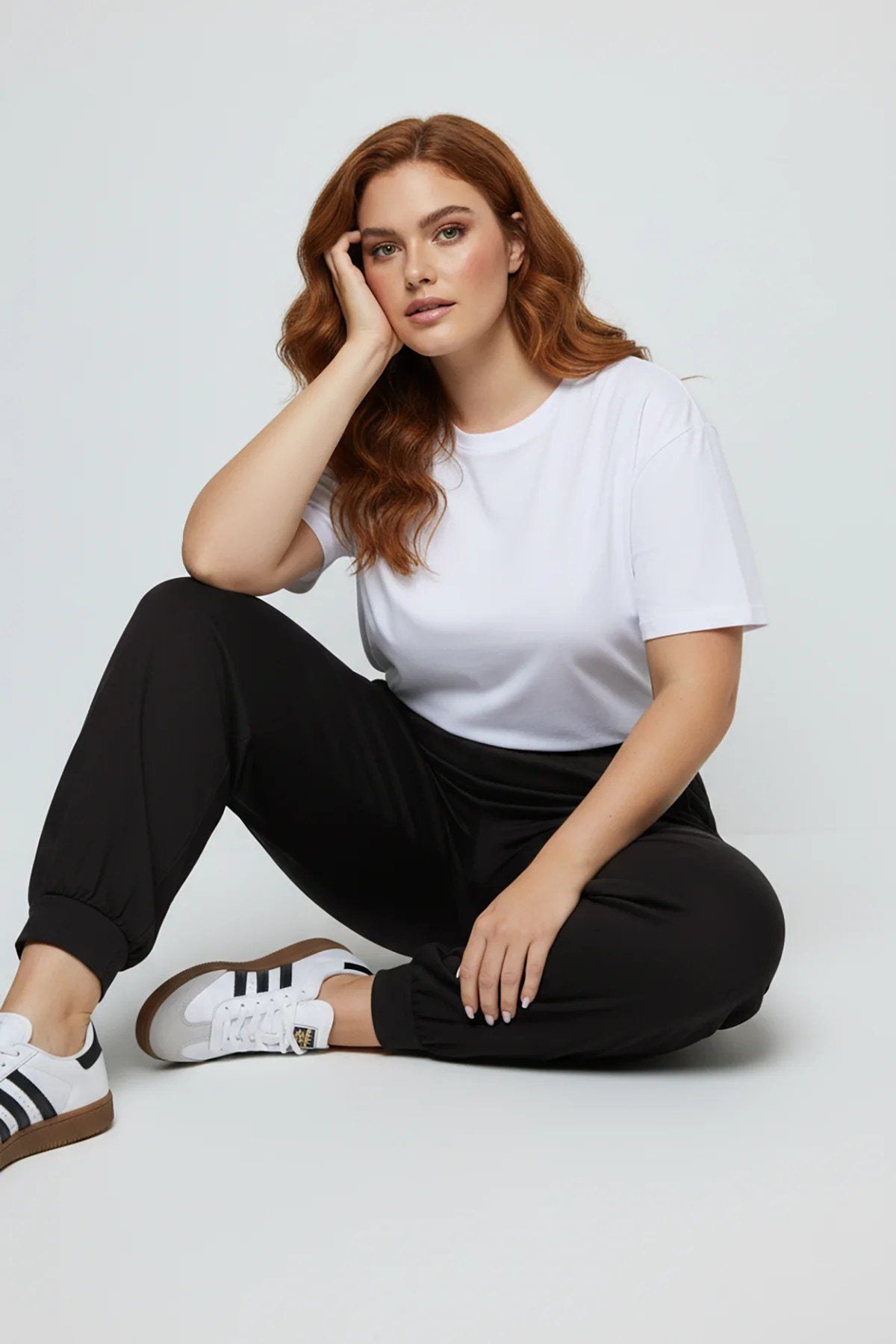 Jogginghose im Haremsstil mit elastischen Bündchen an den Knöcheln.