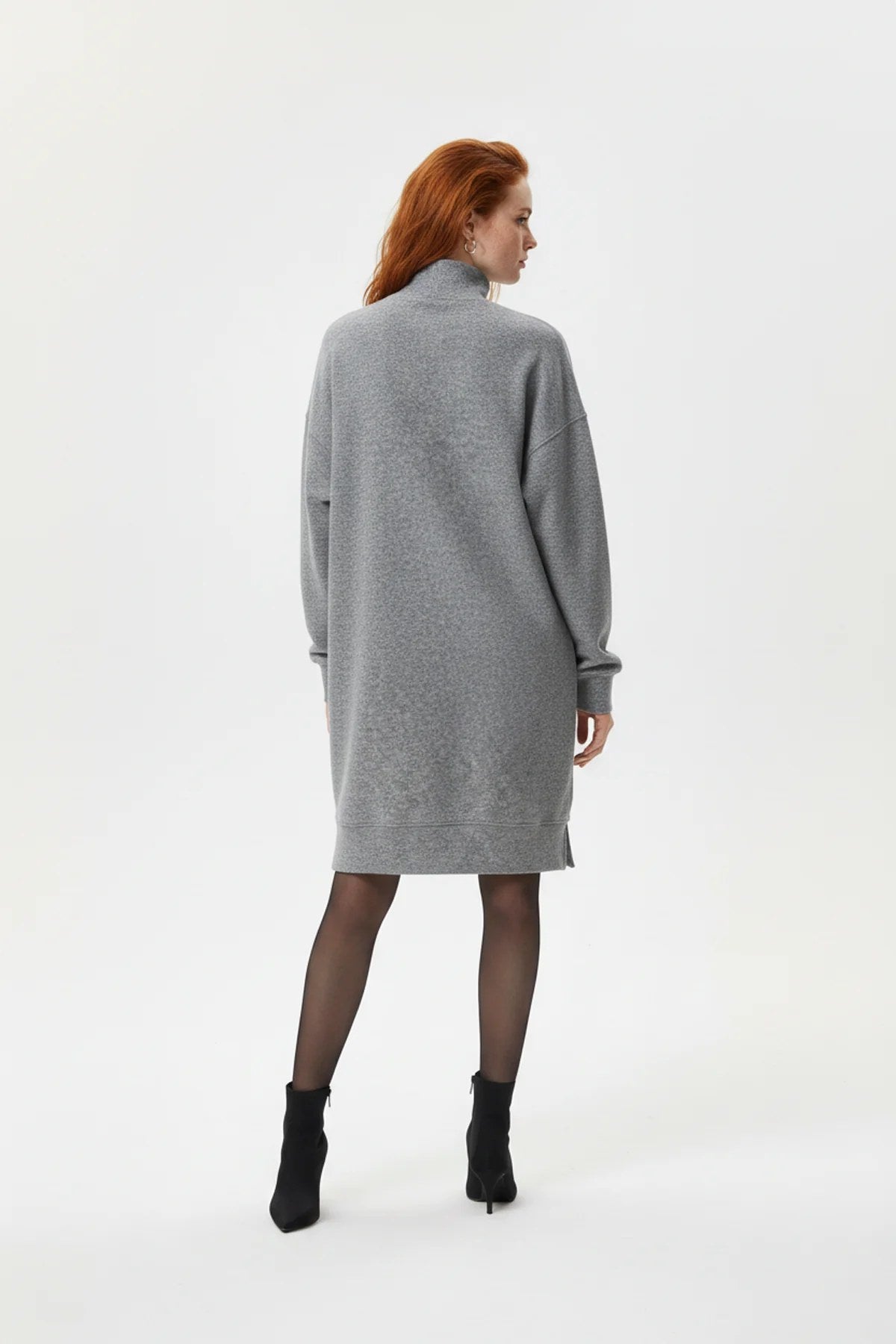 Bürstkleid mit langen Ärmeln