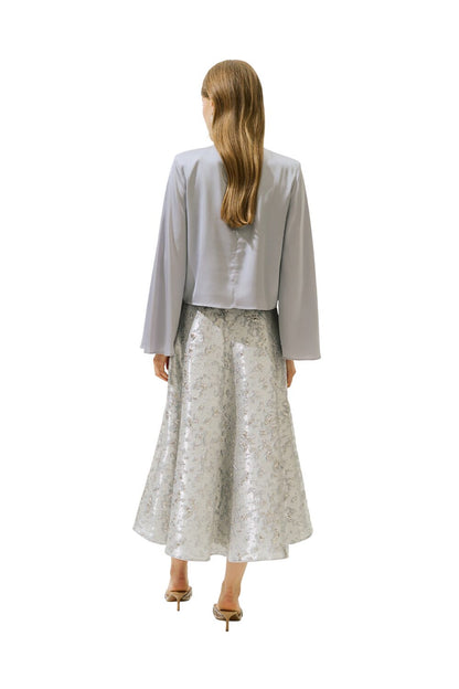 Schwarze Satinbluse mit weiten Ärmeln