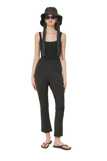 Schwarze Badehose für bescheidene Mode