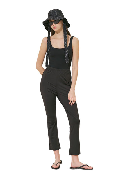 Schwarze Badehose für bescheidene Mode