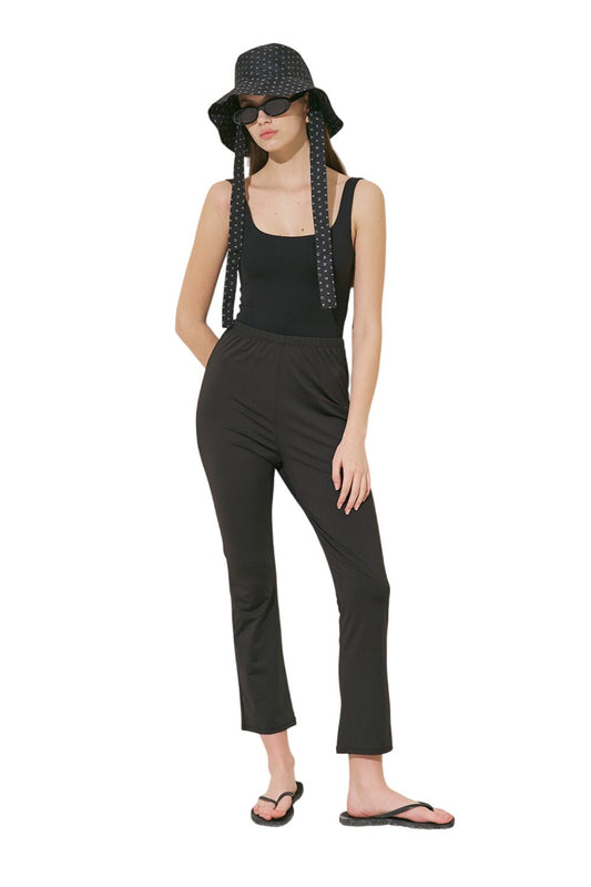 Schwarze Badehose für bescheidene Mode