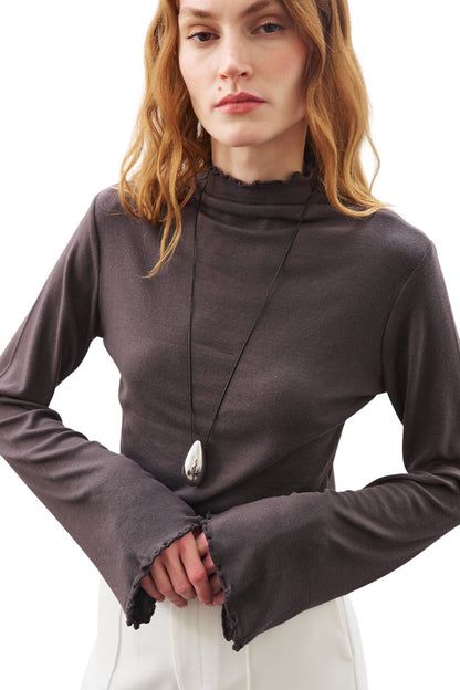 SCHWARZE ROLLKRAGENBLUSE