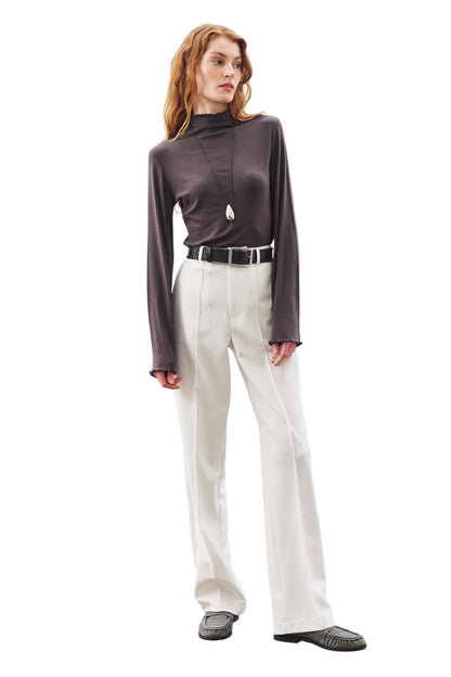 SCHWARZE ROLLKRAGENBLUSE