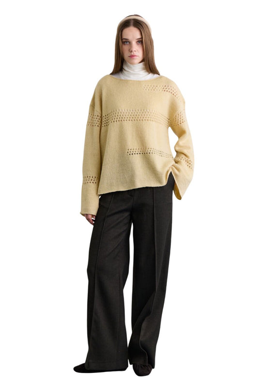 SCHWARZER PULLOVER MIT ABLAGE-STRICKMUSTER
