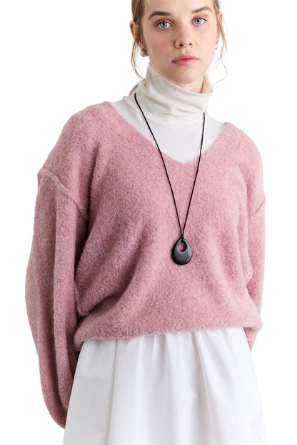 SCHWARZER PULLOVER MIT WEICHER STRUKTUR