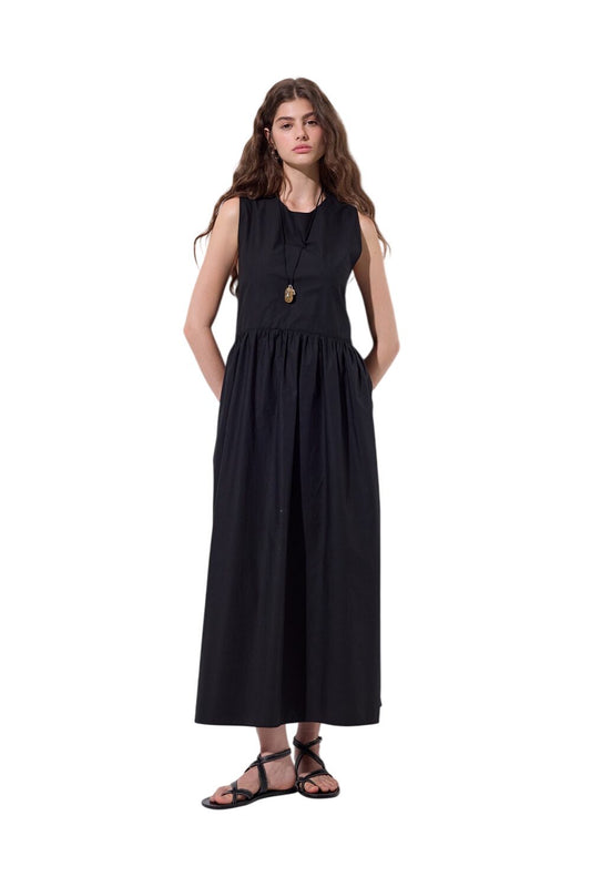Schwarzes Popelinekleid mit verstellbarem Gürtel