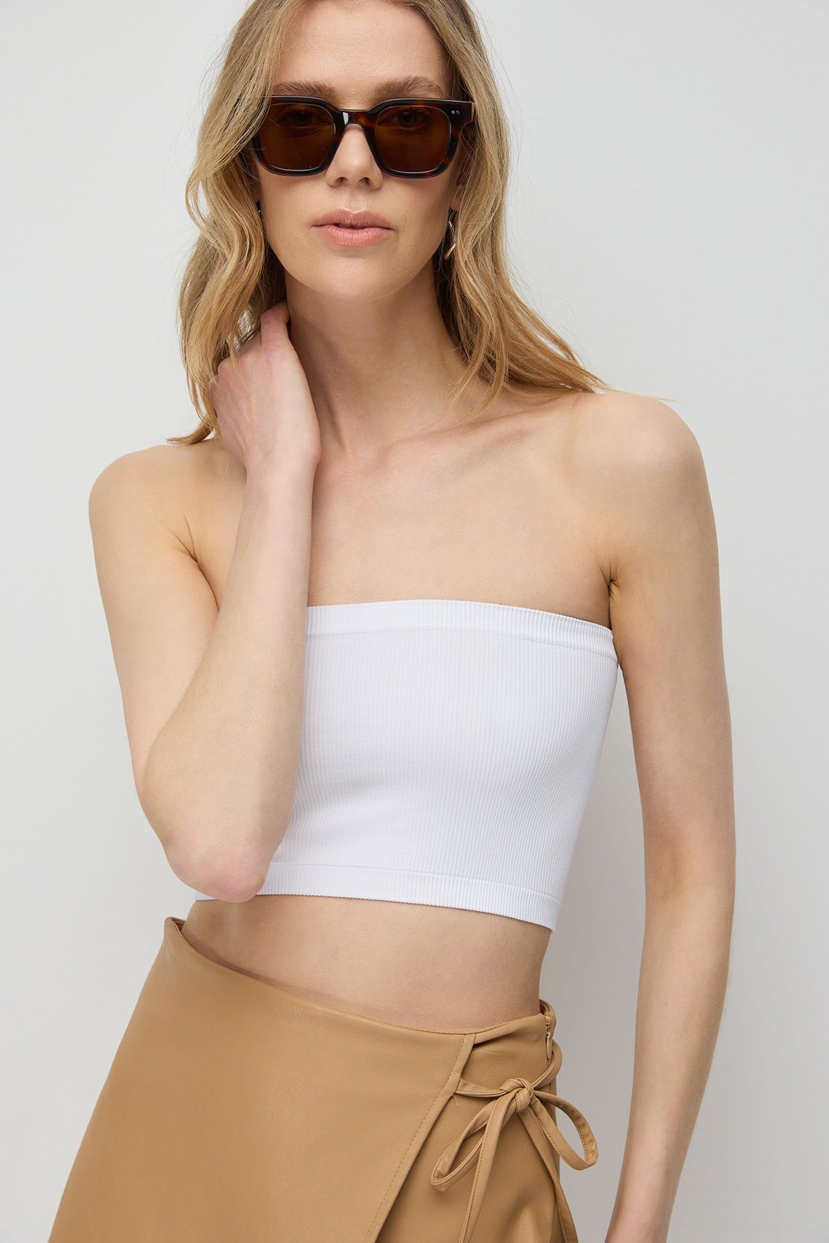 Trägerloses Crop-Top