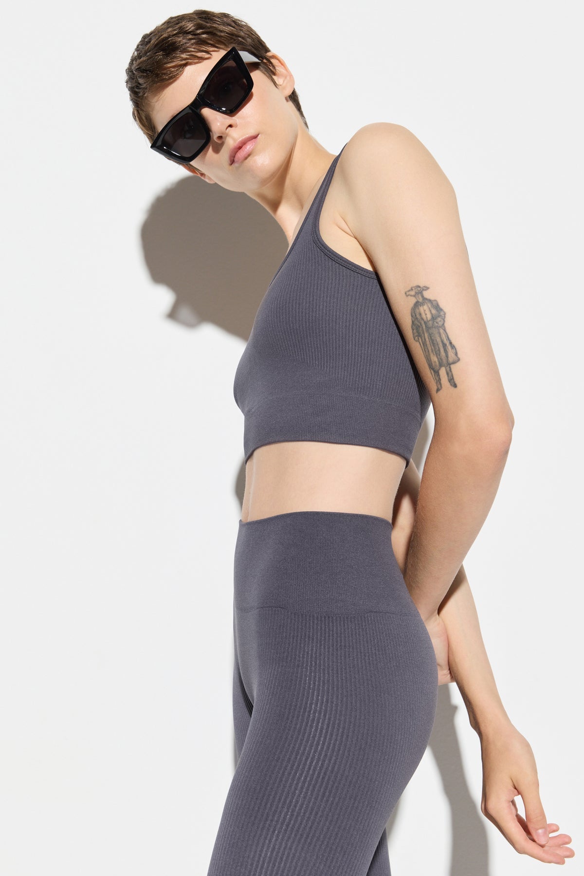 Gepolstertes Crop-Top mit dicken Trägern