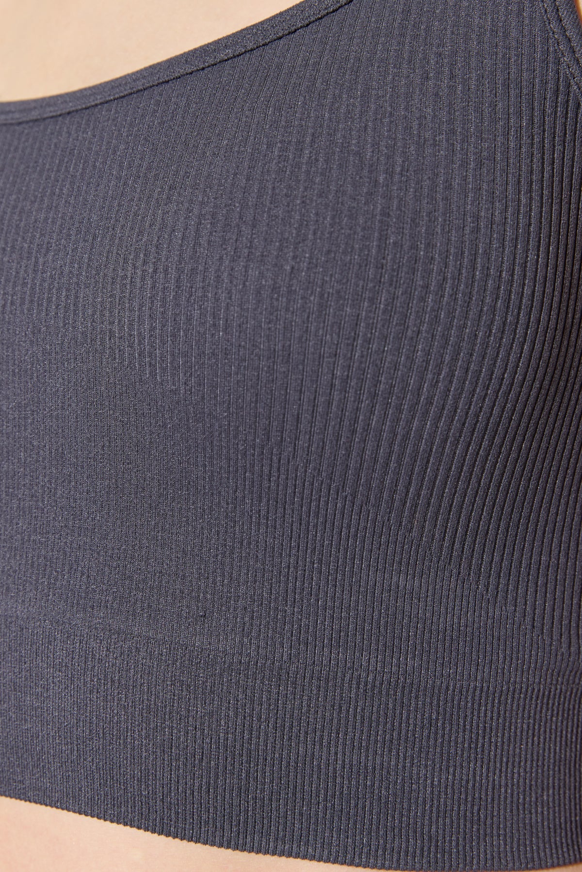 Gepolstertes Crop-Top mit dicken Trägern