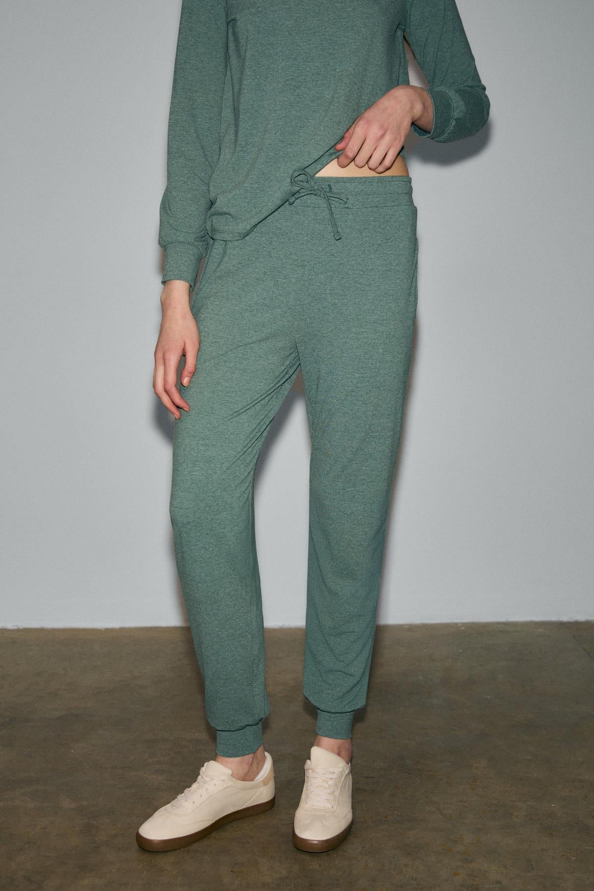 ETHIQUET SELVIAN Damen Stretch Co-ord-Set Khaki