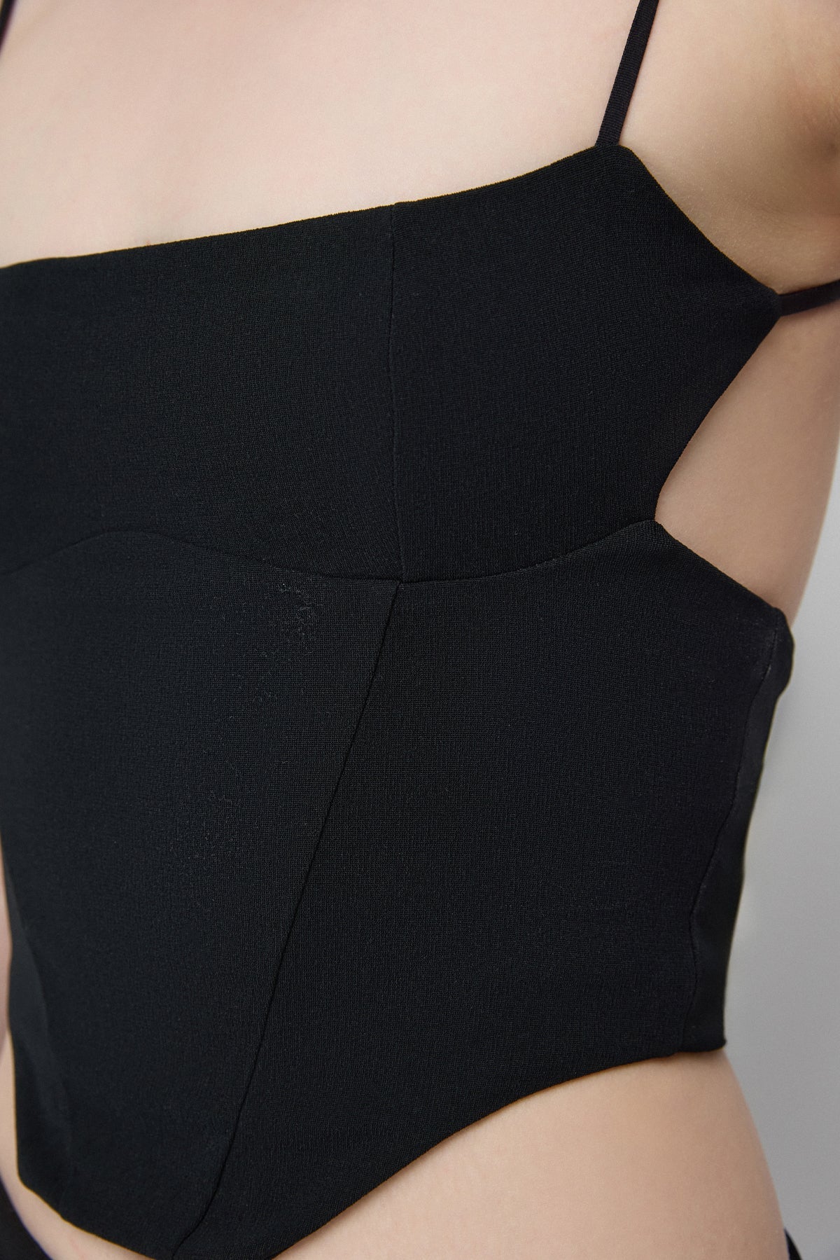 Rückenfreie Crop-Bluse