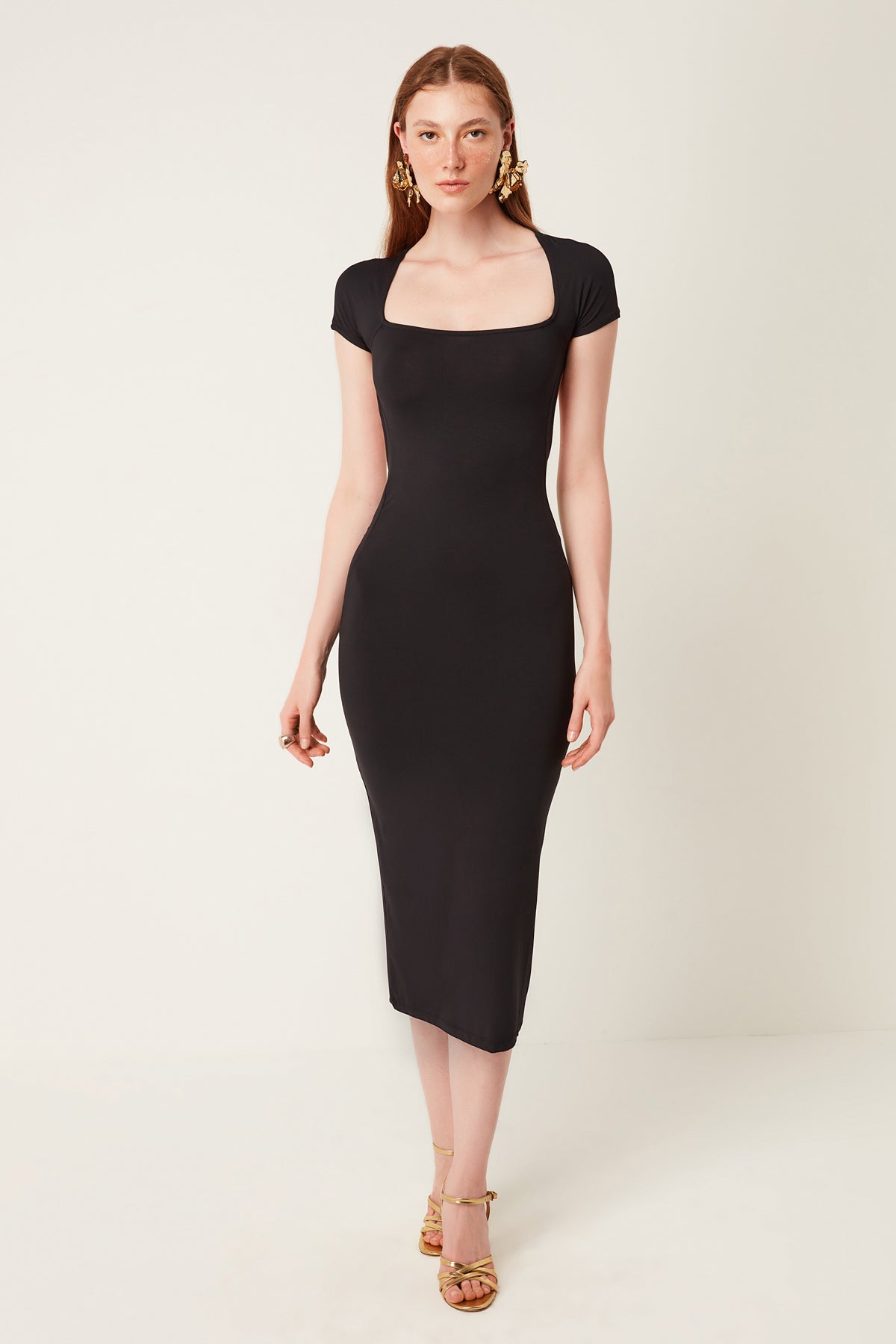 Midi-langes Kleid mit eckigem Ausschnitt